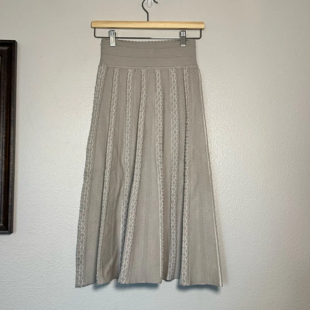 NWT Milano Tan Geometric Design Sweater Midi Skirt Size Small